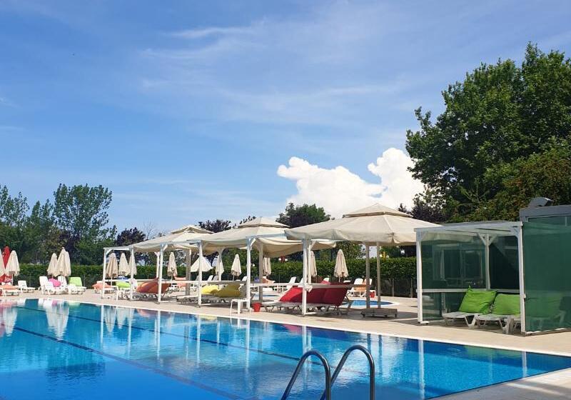 Sporköy Hotel & Beach Club