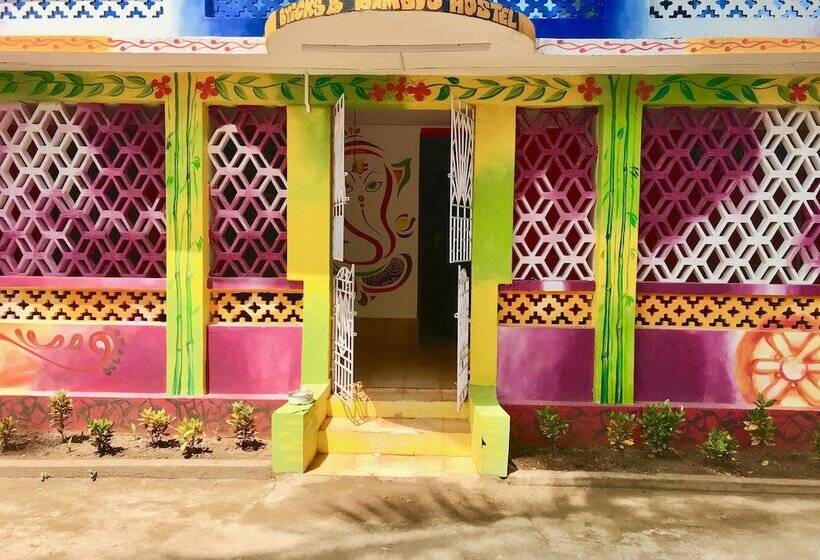 Bricks And Bamboo Hostel