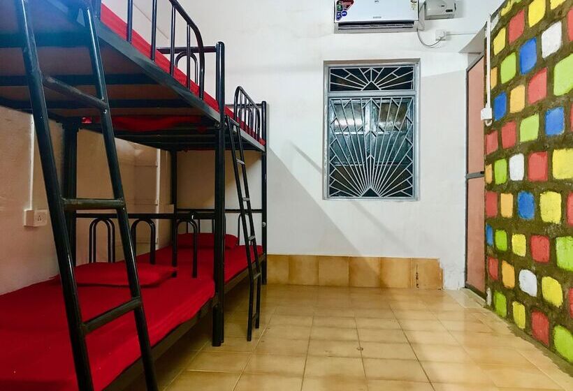 Bricks And Bamboo Hostel