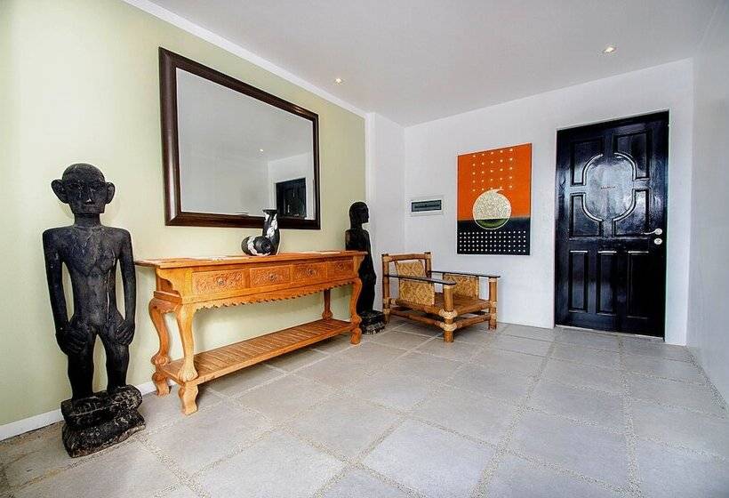 Calypso Beach & Dive Resort