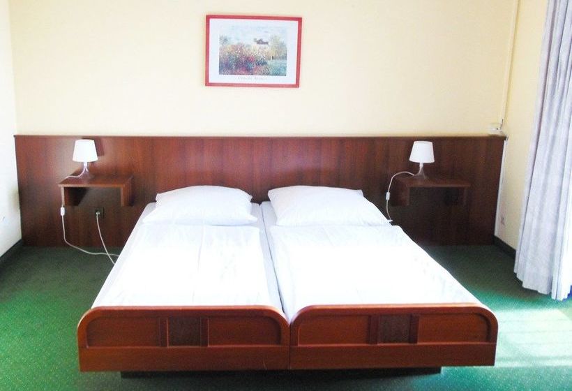 Отель African Safari Lodge