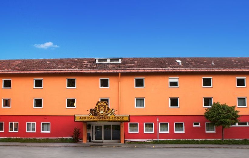 Отель African Safari Lodge