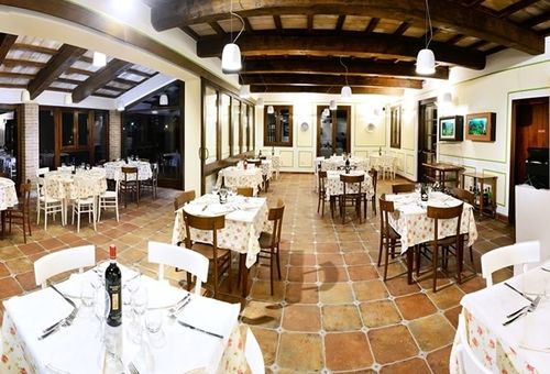 ホテル Agriturismo Lanterna Rossa