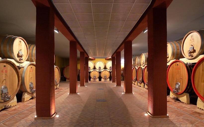 Отель Albergo Cantine Ascheri