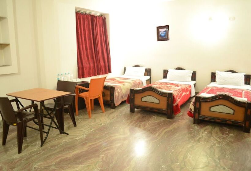 בית מלון כפרי Alok House