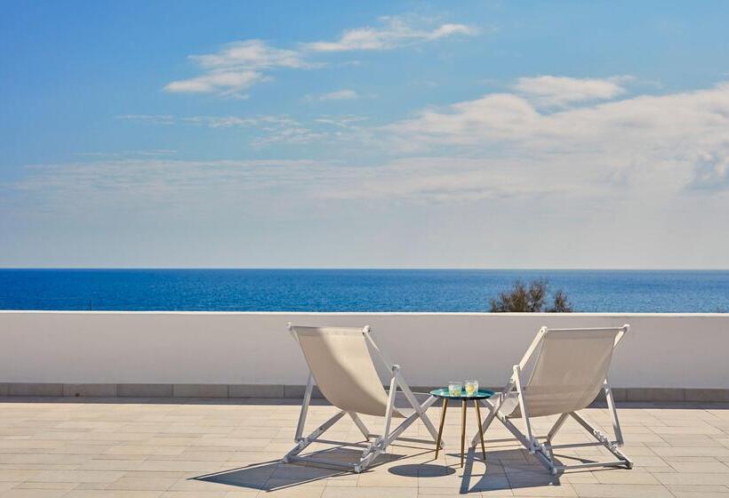 هتل Aqua Blue Beach