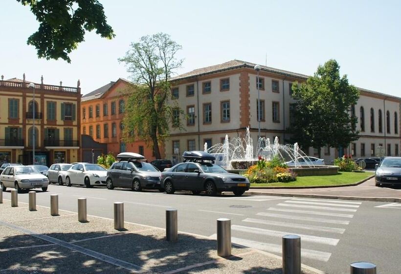 Brit Hotel Confort Montauban