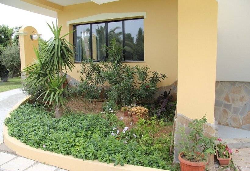 Отель Cala Dei Pini