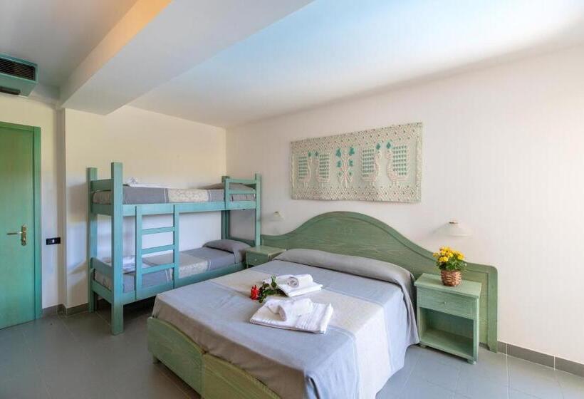 Отель Cala Dei Pini