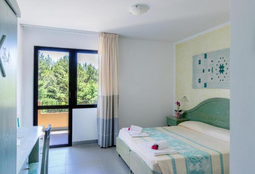 Отель Cala Dei Pini