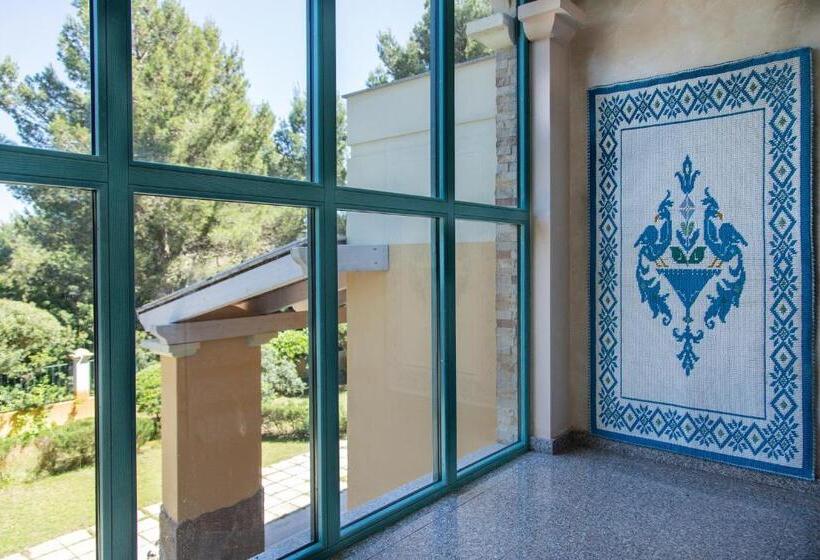 Отель Cala Dei Pini