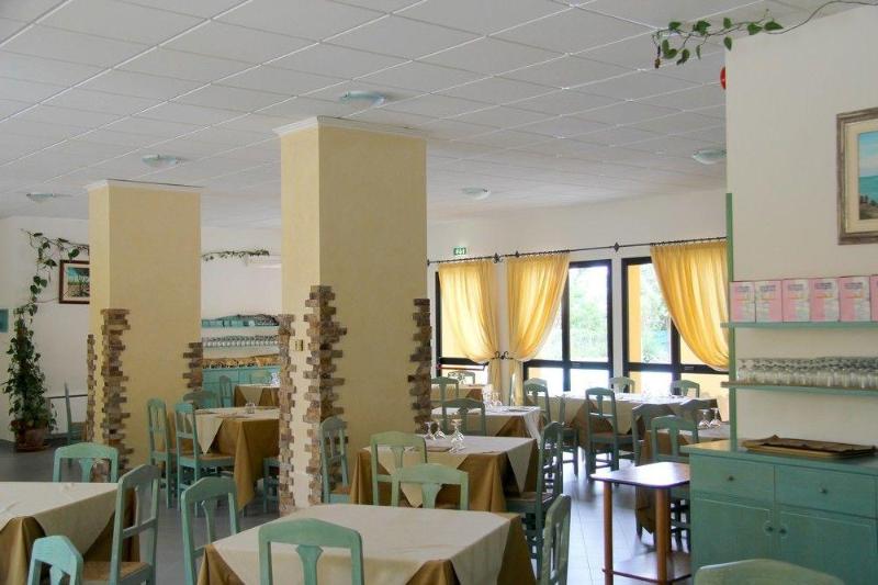 Отель Cala Dei Pini