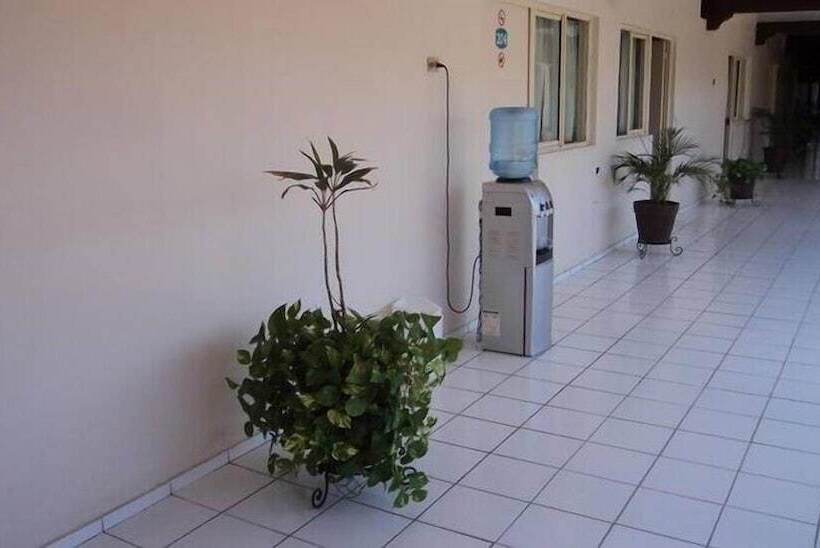 בית מלון כפרי California