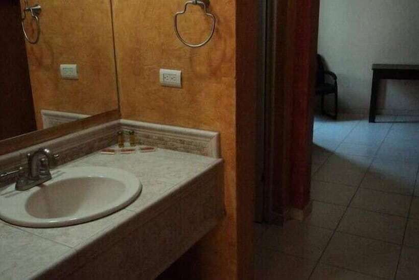 בית מלון כפרי California