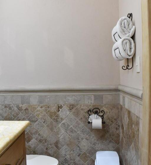 هتل Casa María Elena