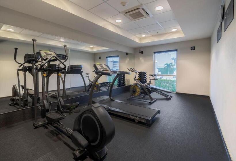 فندق City Express By Marriott Tuxpan