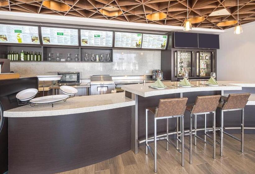 فندق Courtyard By Marriott Saltillo