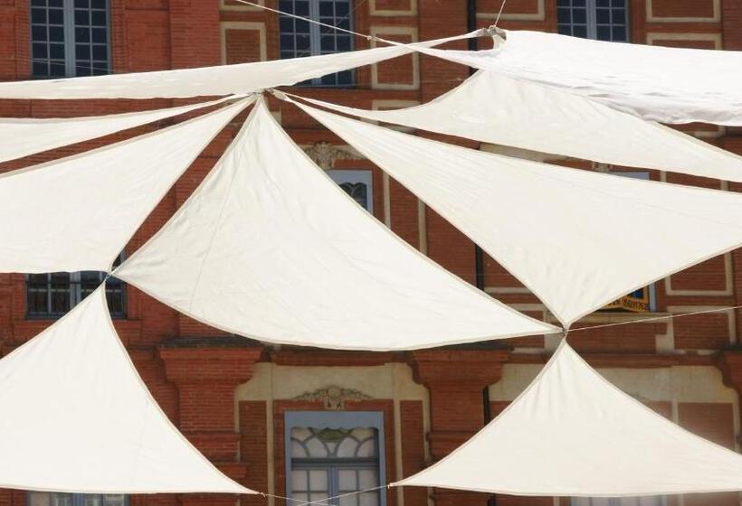 Brit Hotel Confort Montauban