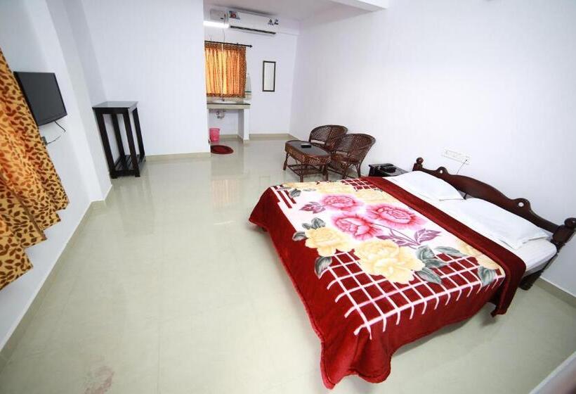 Dubai Hotel & Restaurant Kumarakom