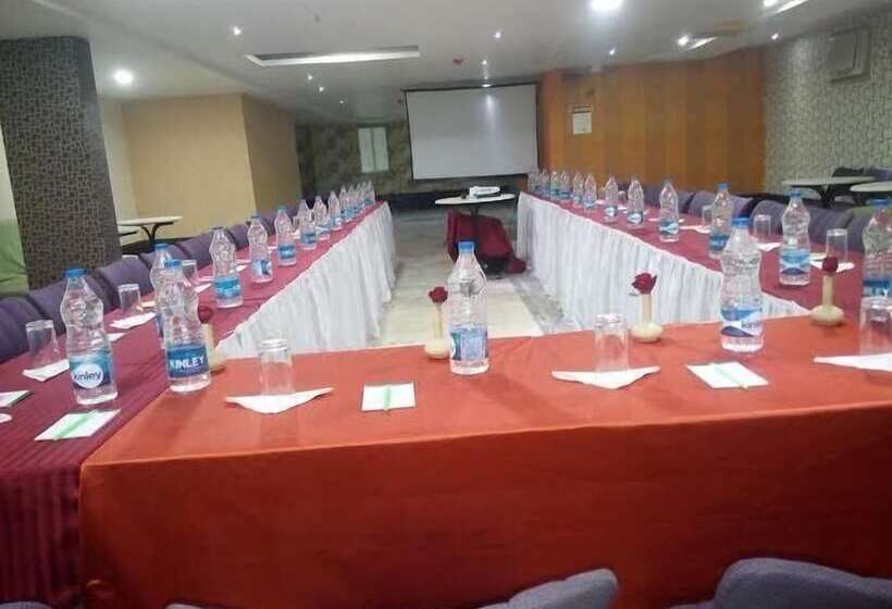 בית מלון כפרי Eastern Plaza