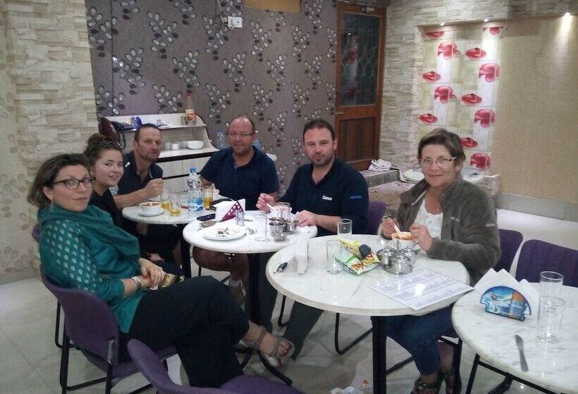 בית מלון כפרי Eastern Plaza