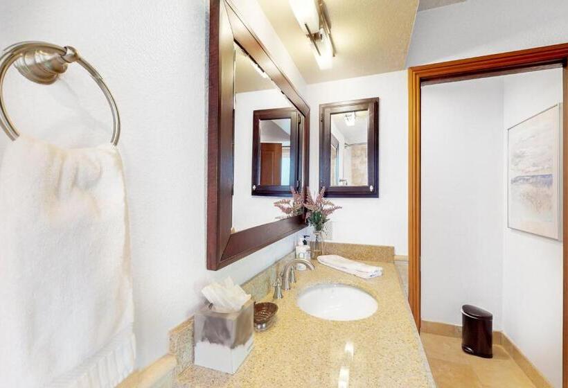 فندق Etta Place Too 106