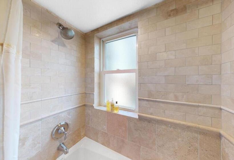 فندق Etta Place Too 106