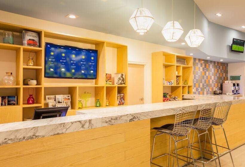 בית מלון כפרי Fiesta Inn & Loft Ciudad Del Carmen