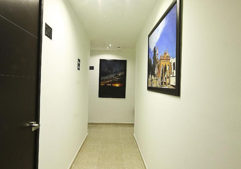 First Inn Hotel & Business