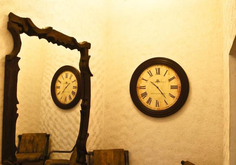 First Inn Hotel & Business