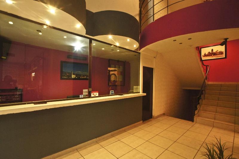 First Inn Hotel & Business