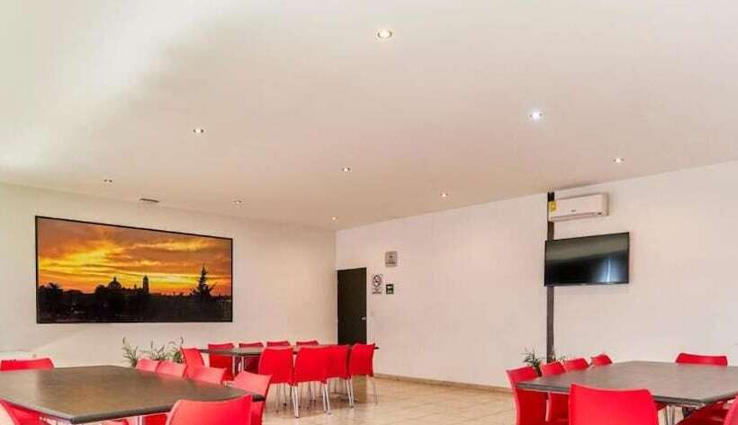 First Inn Hotel & Business