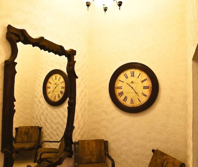 First Inn Hotel & Business