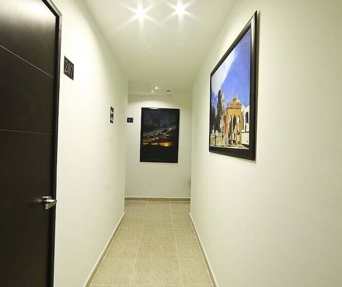 First Inn Hotel & Business