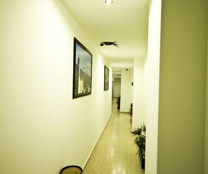 First Inn Hotel & Business