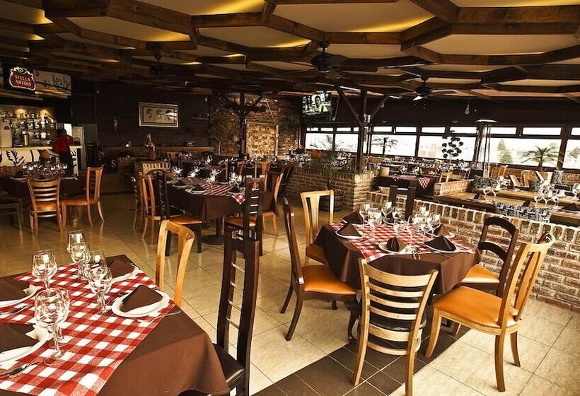 First Inn Hotel & Business