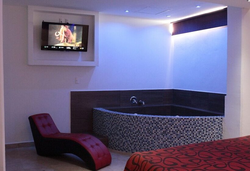 First Inn Hotel & Business