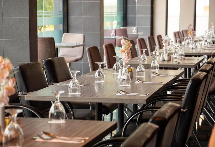 Отель Flemington