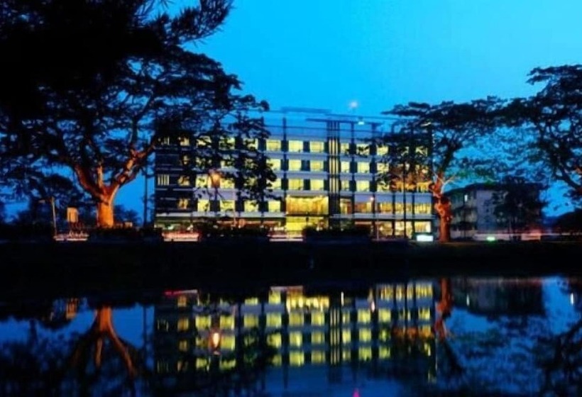 Отель Flemington