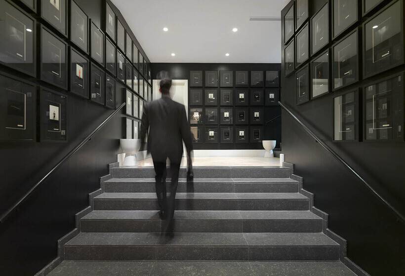 Отель H10 Cubik 4* Sup