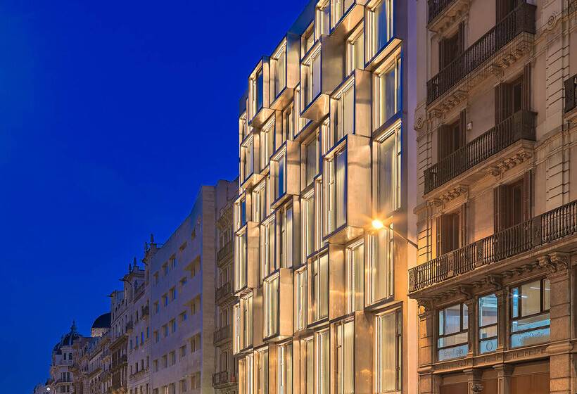 Отель H10 Cubik 4* Sup