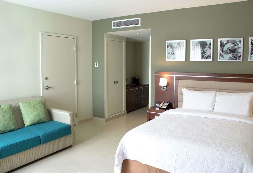 Отель Hampton Inn By Hilton Villahermosa