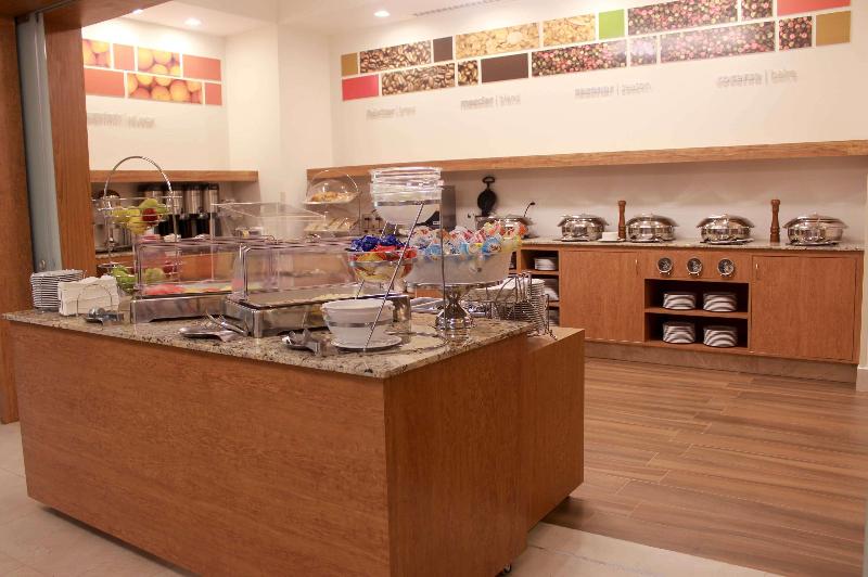 Отель Hampton Inn By Hilton Villahermosa