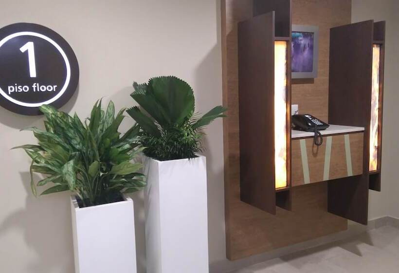 Отель Hampton Inn By Hilton Villahermosa