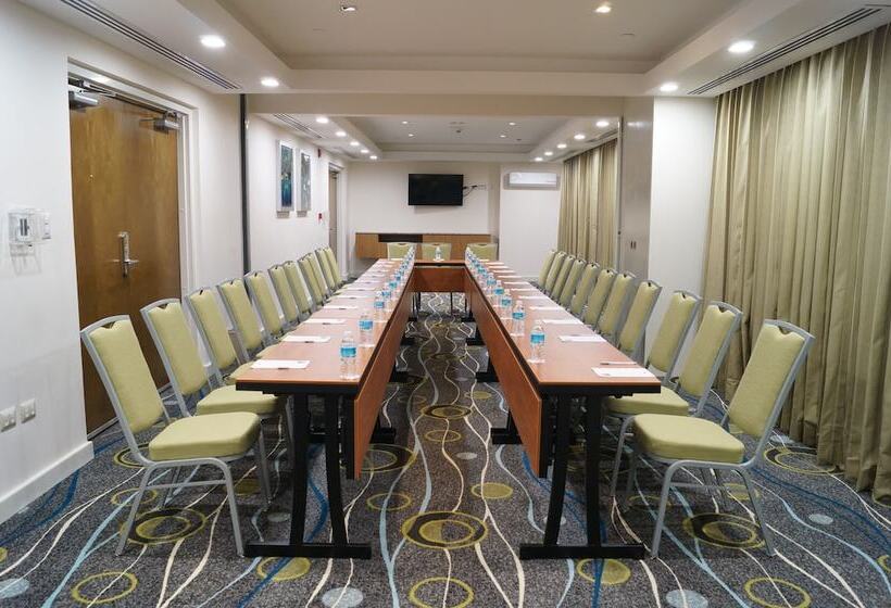 Отель Hampton Inn By Hilton Villahermosa