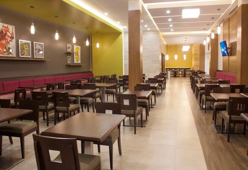 Отель Hampton Inn By Hilton Villahermosa