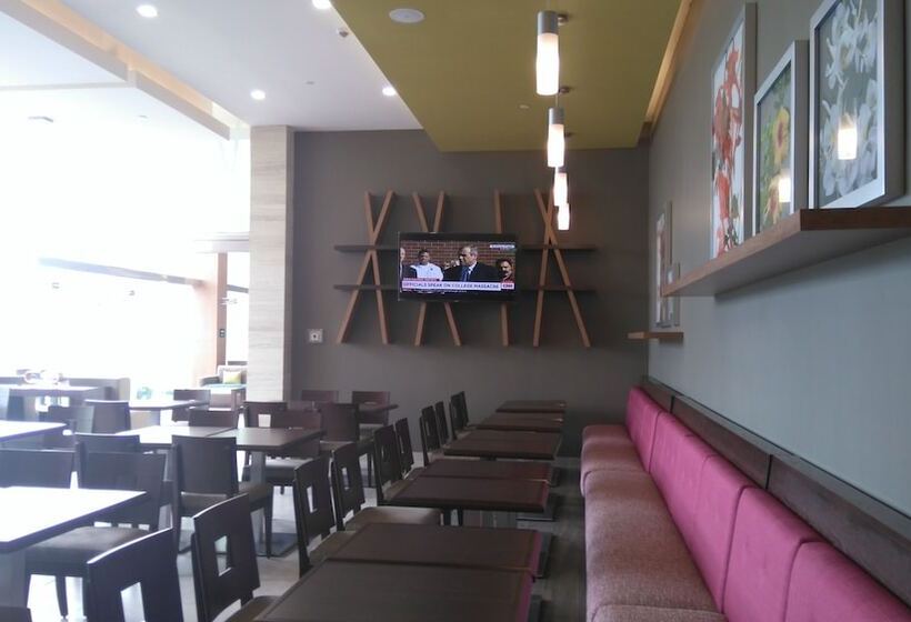 Отель Hampton Inn By Hilton Villahermosa