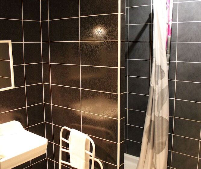 בית מלון כפרי Hôtel De La Beauronne