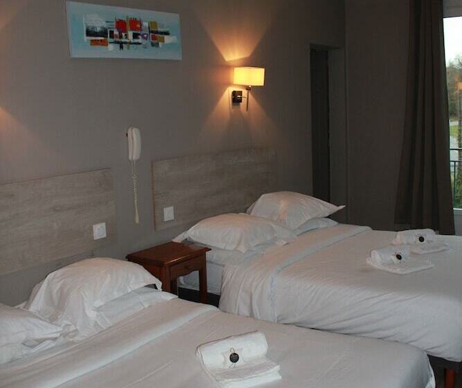 בית מלון כפרי Hôtel De La Beauronne