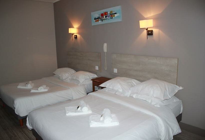 בית מלון כפרי Hôtel De La Beauronne